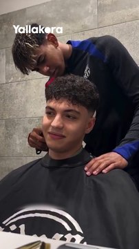يبدو أن لامين يامال يتمتع بمهارات أخرى غير كرة القدم 🤣✂️