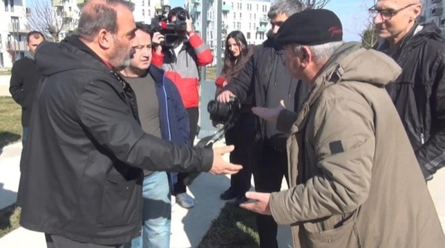 Aidatlara tepki gösteren site sakinleri kavgaya tutuştu