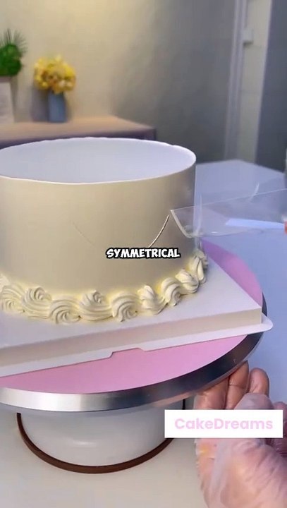 Cake decorating tips 🙌 #cake #shorts #cakedecoratingtutorials #cakedecorating