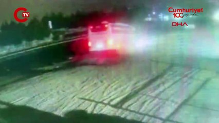 Şoförü rahatsızlanan otobüs su kanalına düştü: Çok sayıda yaralı var!