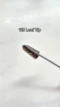 Easy piping tips for cake decoration using leaf nozzle 🤩 #cake #shorts #cakedecorating #cakedesign