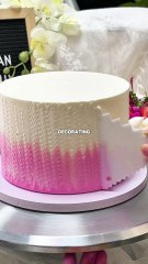 I saw someone using this cake decorating technique and .. #cake #shorts #cakedecorating #cakeideas