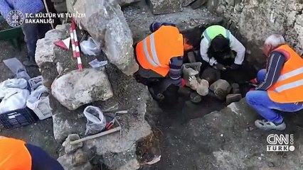 Aspendos kazılarında Hermes heykeli gün yüzüne çıkarıldı