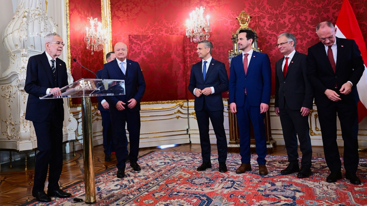 Habemus Regierung – die Angelobung der Dreierkoalition in voller Länge