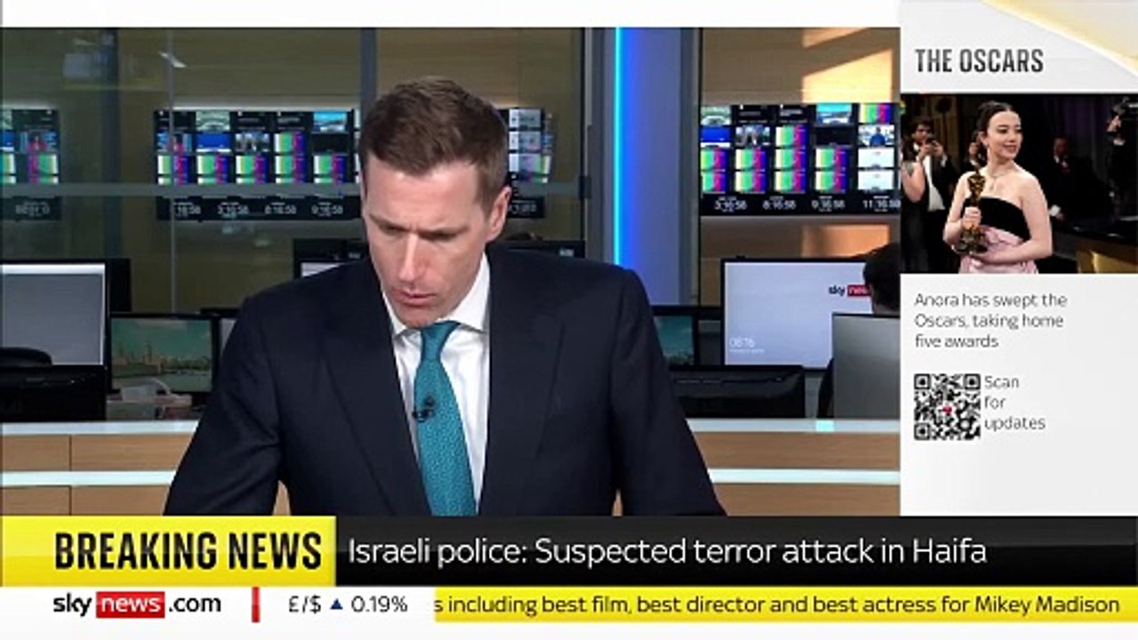 Israël: Un mort et quatre personnes blessées dans une attaque au couteau ce matin à Haïfa, grande ville du nord du pays, indiquent les secours israéliens - L’auteur de l’attaque a été tué