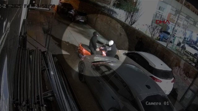 Motosikleti itip çaldılar; hırsızlık kamerada