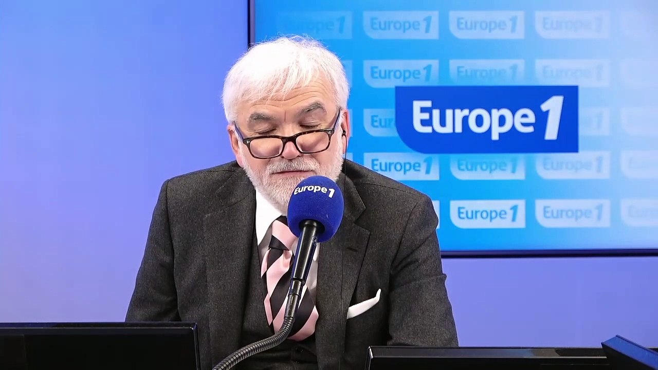 Pascal Praud et vous - Christophe Dechavanne se retire de «Quelle époque !» : «Il s'est victimisé», regrette un auditeur
