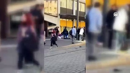 Almanya'da bir araç kalabalığın arasına daldı; en az 1 ölü