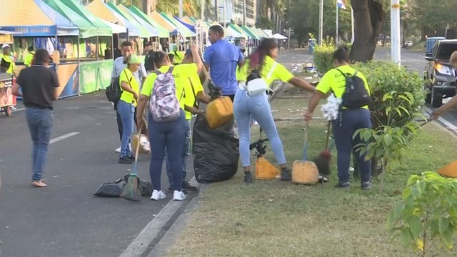 Más de tres toneladas de basura se ha recogido durante los días de Carnaval en la Cinta Costera