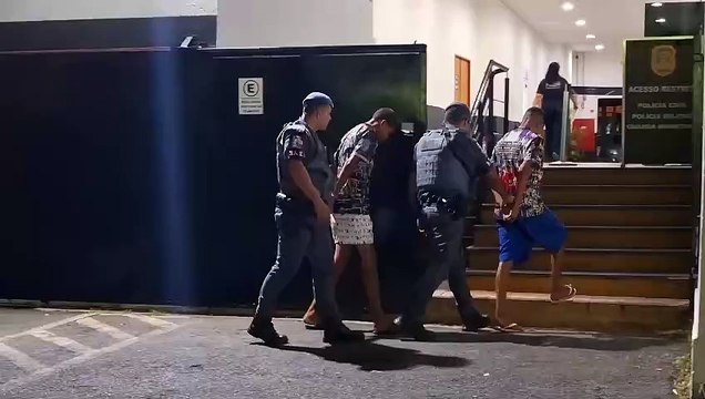 Adolescente é baleado após tentar roubar moto de policial militar