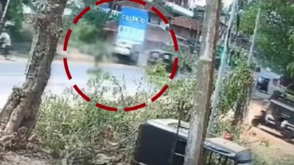 മലപ്പുറം മേൽമുറിയിൽ വാഹനാപകടം; സ്‌കൂട്ടറും കാറും കൂട്ടിയിടിച്ച് വിദ്യാർഥികൾക്ക് പരിക്ക് | Malappuram