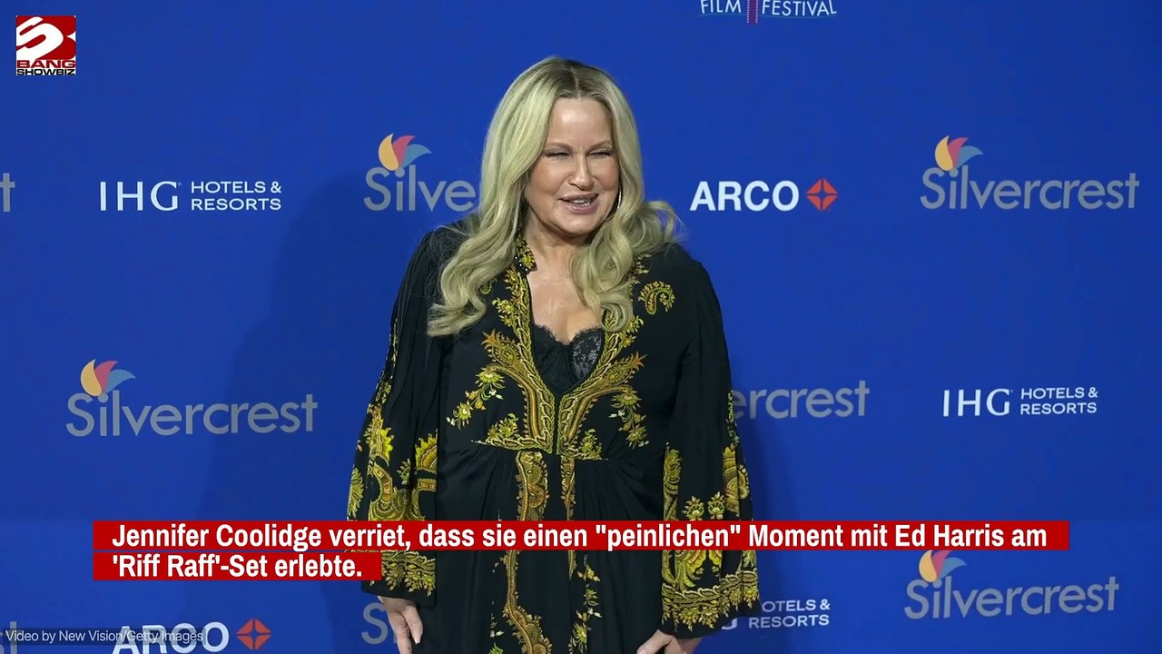 Jennifer Coolidge: 'Peinlicher' Moment mit Ed Harris bei 'Riff Raff'-Dreharbeiten