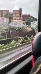 Las fuertes lluvias provocan ríos de agua en la TF-5