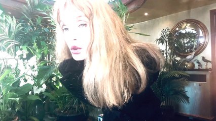 Arielle Dombasle - Courir aller chercher une robe chez Chanel pour les César...