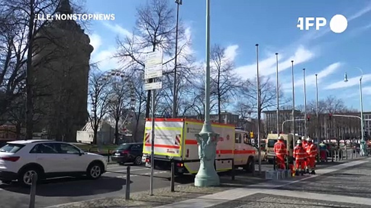 Mannheim: Auto fährt in Menschenmenge - ein Toter