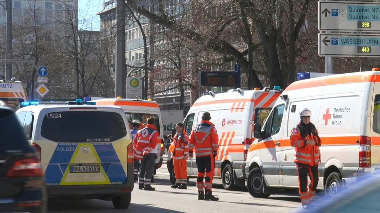 Mannheim: Auto fährt in Menschenmenge – ein Toter