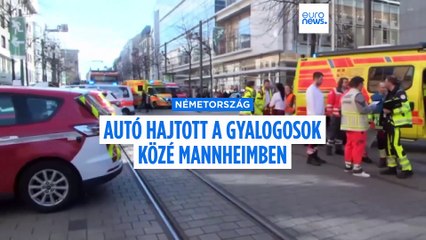 Autó hajtott a gyalogosok közé a németországi Mannheimben