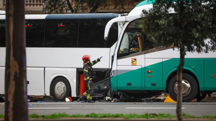 Un choque entre dos autocares provoca más de 30 heridos en la avenida Diagonal de Barcelona