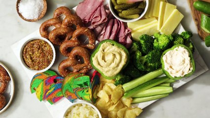 You've Never Seen A St. Patrick's Day Snack Like This Shamrockuterie Board