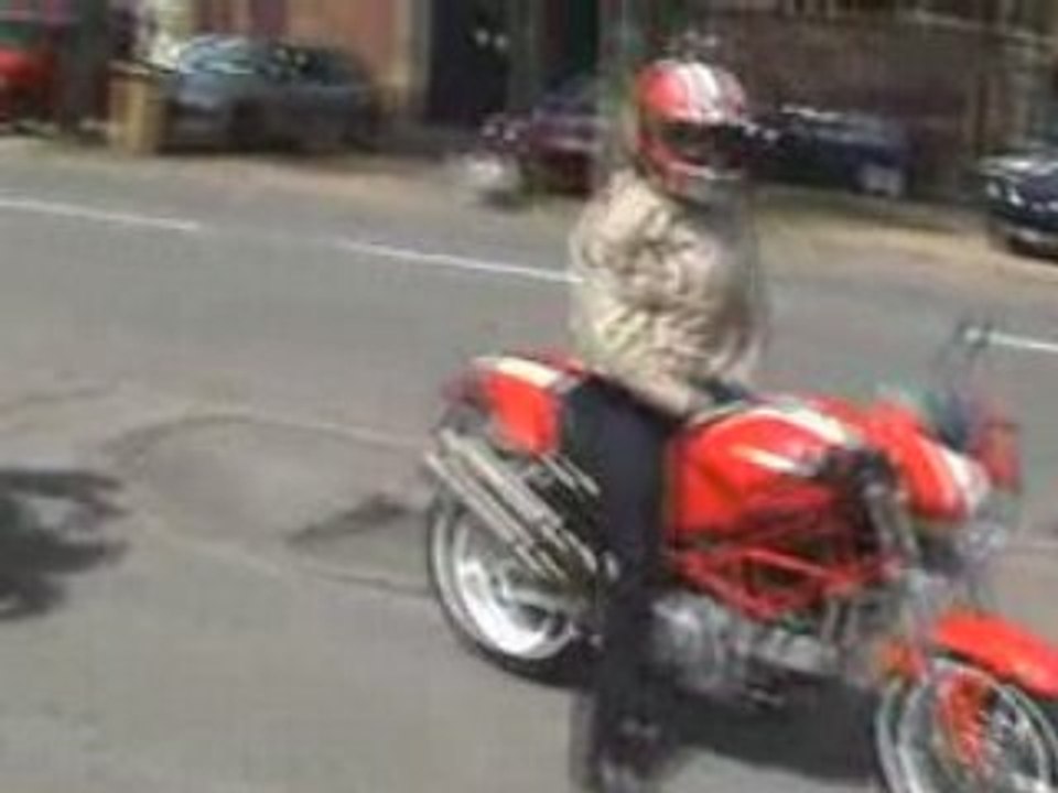 Sortie Ducati arrêt au stand