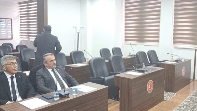 CHP'li meclis üyesi konuştu, AKP'liler salonu terk etti