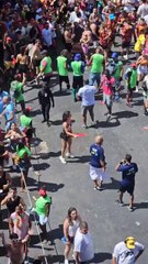 Influenciadora financeira Nathalia Arcuri é vista curtindo bloco em Carnaval de Salvador
