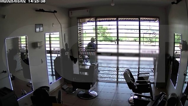 Ladrão furta varal de lâmpadas em barbearia na Avenida das Pombas