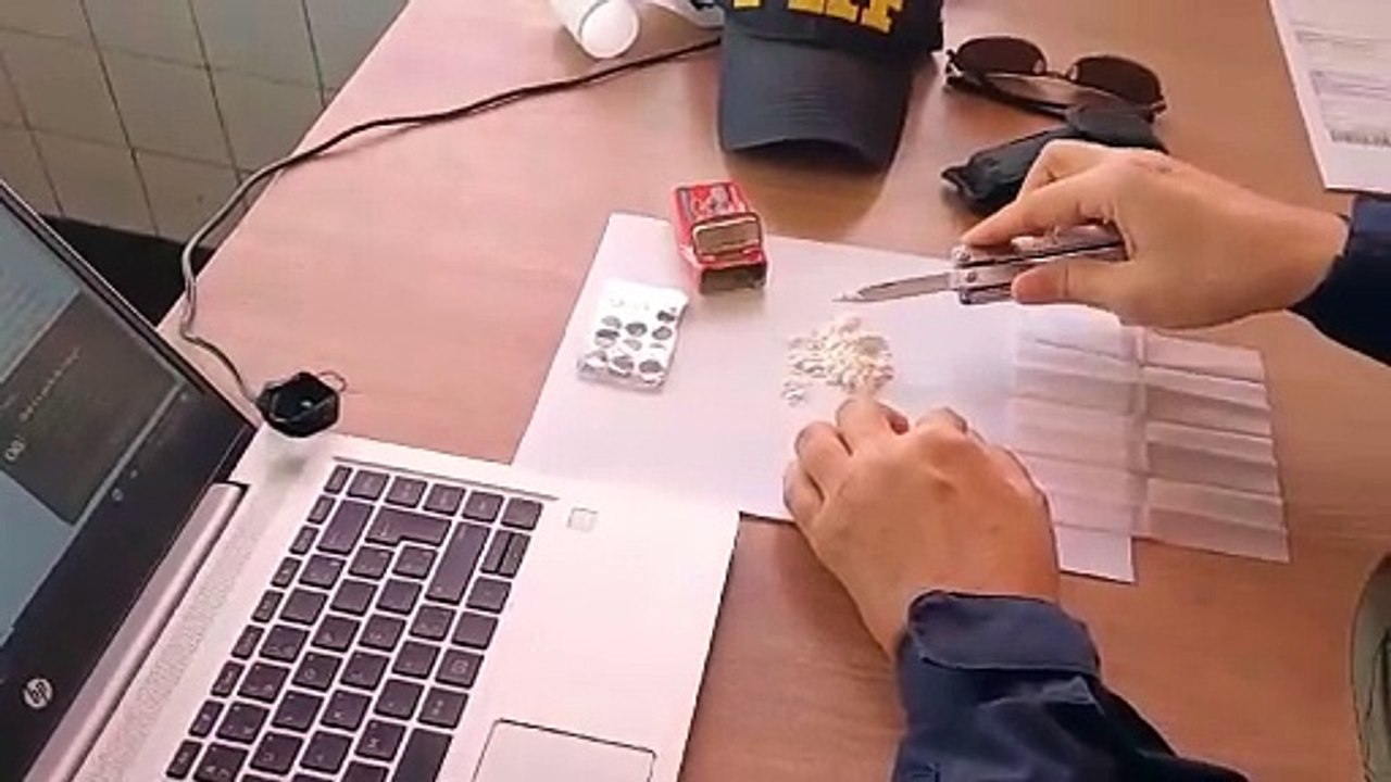 Agentes da PRF flagram motorista de Rodotrem com carga sem nota fiscal e substância análoga a cocaína