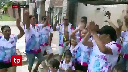 Jolgorio y mojazón: El Carnaval también se vive en los barrios cruceños