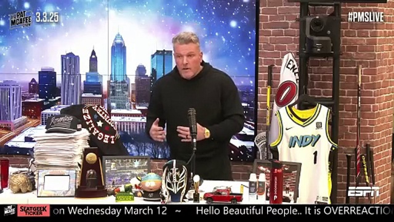 Pat McAfee Comment about The Canadian Fans Booed The Anthem!!