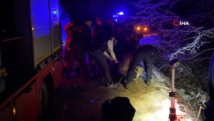 Bursa'da otomobil uçuruma yuvarlandı