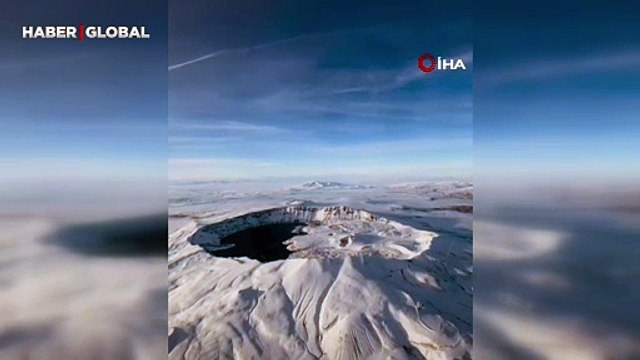 Beyaza bürünen Van Gölü Havzası havadan kaydedildi
