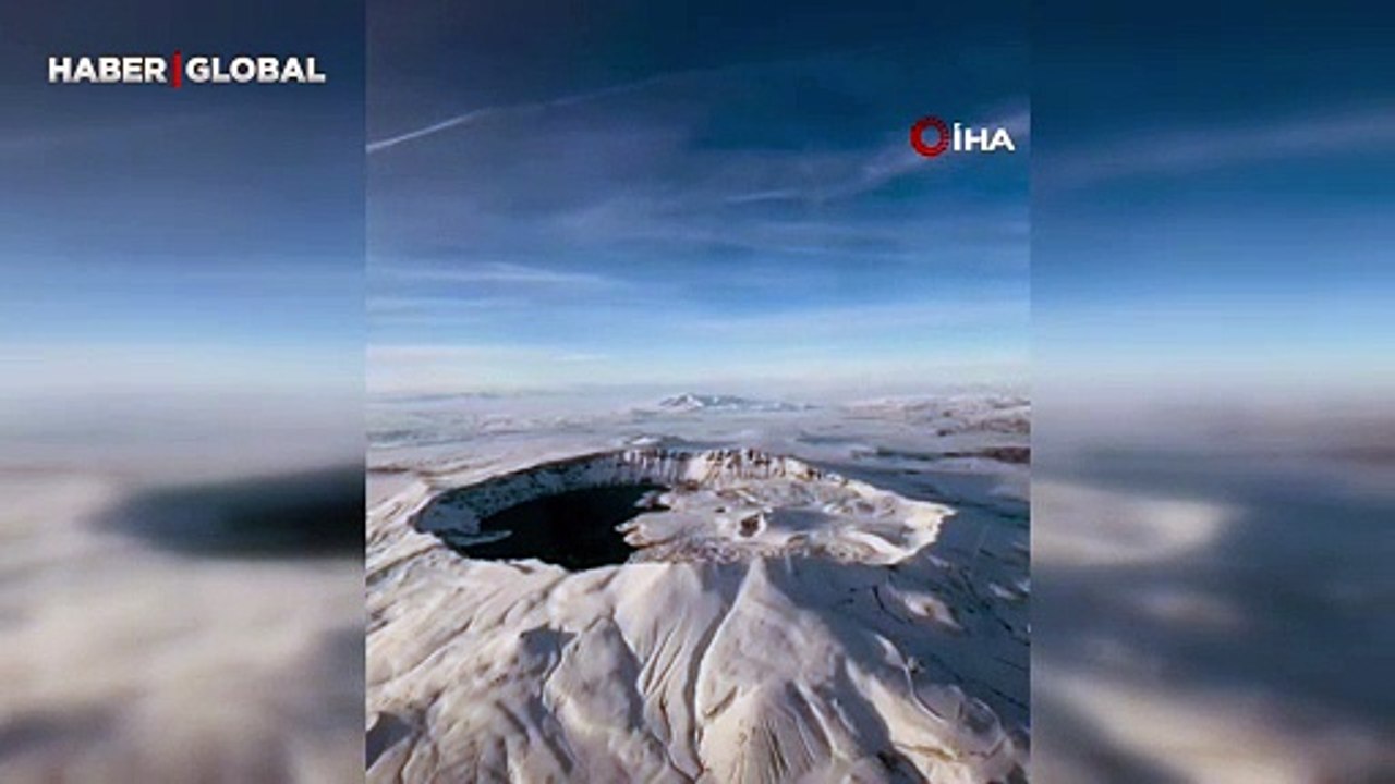 Beyaza bürünen Van Gölü Havzası havadan kaydedildi