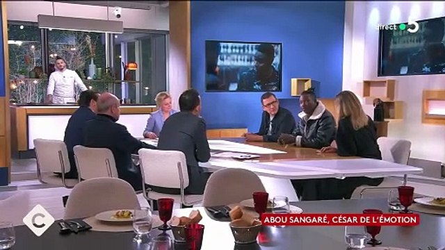 Patrick Cohen a commis une bourde en direct dans C à vous .