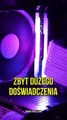 Gracz włożył kartę graficzną do złego slotu. Zorientował się po PÓŁ ROKU