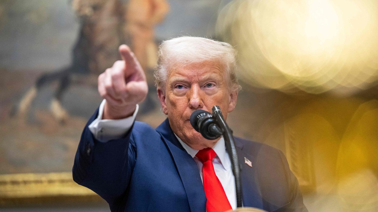 Trump confirme la hausse des droits de douane contre le Canada, le Mexique et la Chine