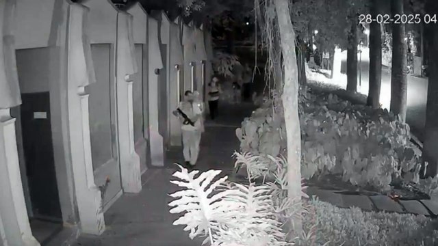 Criminosos fortemente armados invadem parque e exigem armas de vigilantes