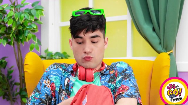 CONSEILS POUR SURVIVRE AU LYCÉE 🏫 Astuces élève riche VS pauvre ! Moments drôles par 123GO! Like