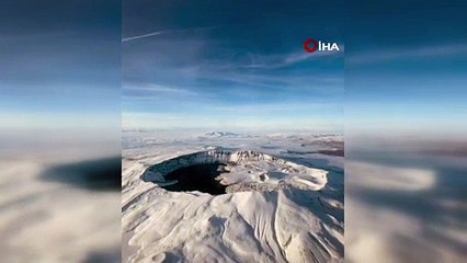 Yolcu uçağından görüntülendi! Van Gölü Havzası’ndan kartpostallık manzara