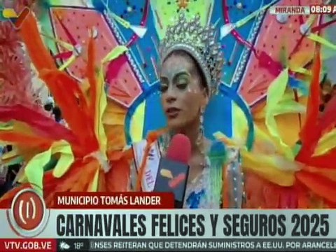 Miranda | Calles del mcpio. Tomás Lander se engalanaron con el paso de comparsas y carrozas