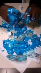 Mulher é flagrada levando drogas em tubos de creme dental durante visita a detento