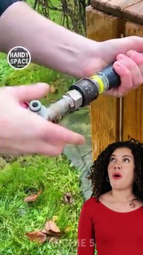 Gadgets and hacks are tested! water vs gravity hack, sanitary pads for windows cleaning, clean belly button hack