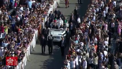 El Papa continúa con la fisioterapia respiratoria y no necesita ventilación mecánica