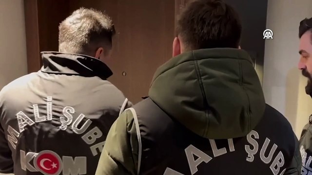 Beykoz Belediye Başkanı Köseler'in gözaltına alındığı görüntüyü AA servis etti