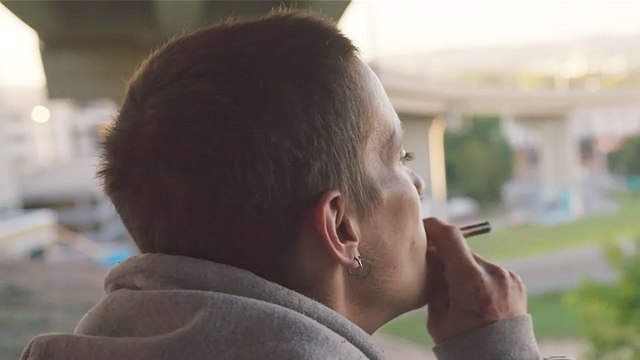 Comme entendre à travers une feuille de métal Bande-annonce VF STFR