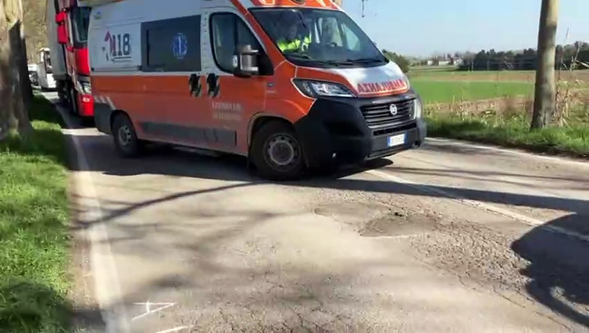 Video Scontro tra auto ad Argenta, ferito un 80enne