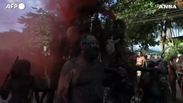 Nessuna maschera, solo fango: ecco il carnevale di Paraty in Brasile