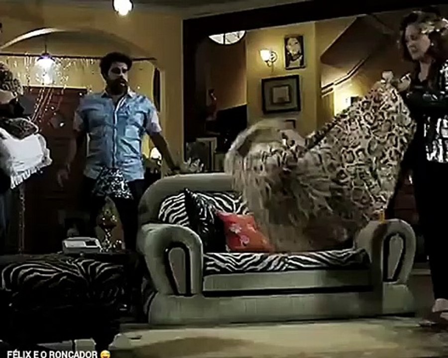 Assista Amor a Vida _ Félix dormindo ao lado do Roncador