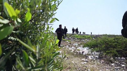 Militares de Guatemala patrullan frontera con México para disuadir a narcos