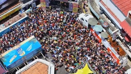 Poco a poco llegan las personas a La Villa para celebrar el último día de Carnaval